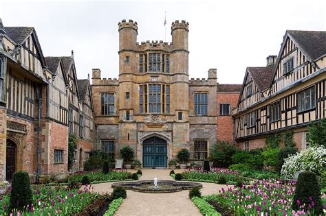 tudor manor houses history